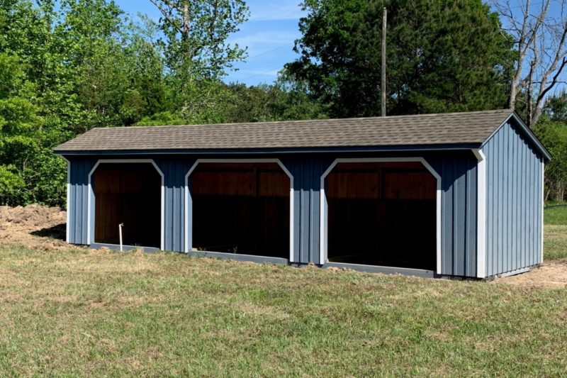 three horse run in shed